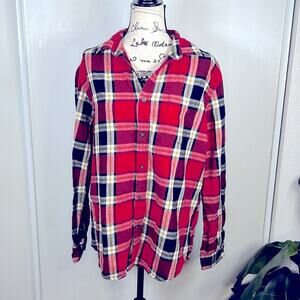 St. John's Bay Classic Fit Red Plaid Men's Flannel Shirt size Medium